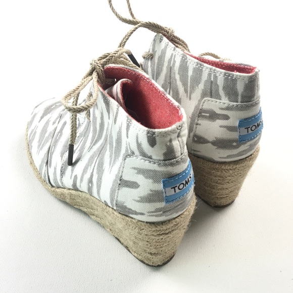 New TOMS Womens Espadrille White Wedges Stripe - Picture 4 of 6